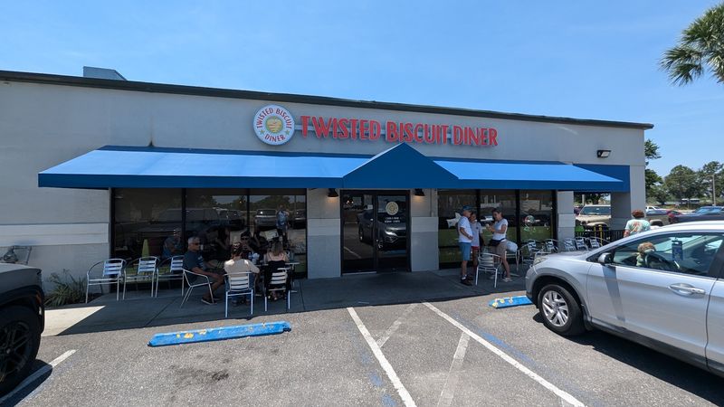 Twisted Biscuit Diner (Tavares)