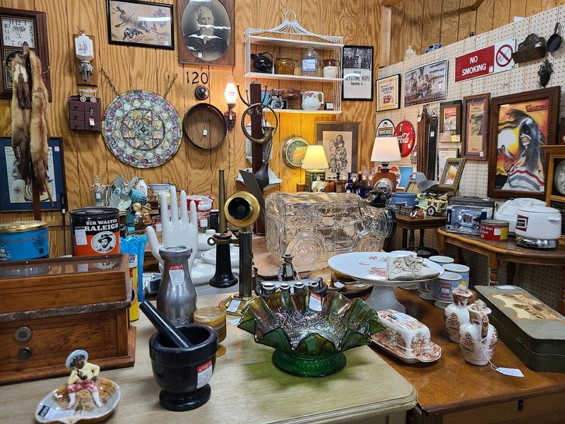 Jeffrey's Antique Gallery, Allen County