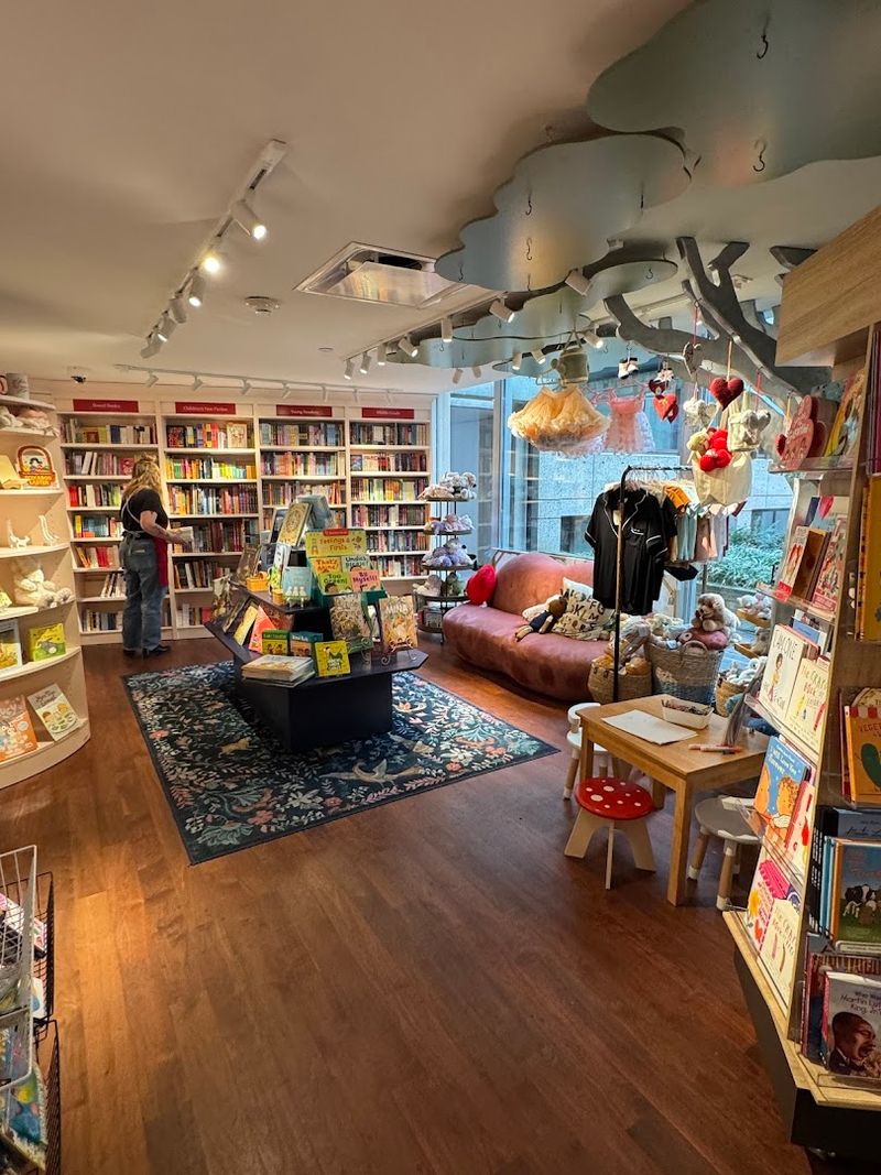 Lovestruck Books & Cafe &mdash; Cambridge (Harvard Square)