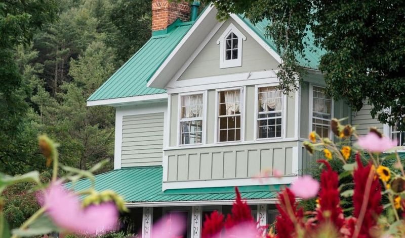 A Historic Farmhouse Stay That Still Feels Lived In