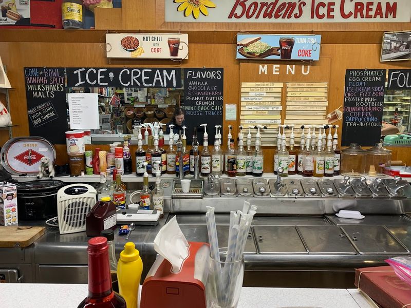 Market Square Soda Fountain, Kinsman