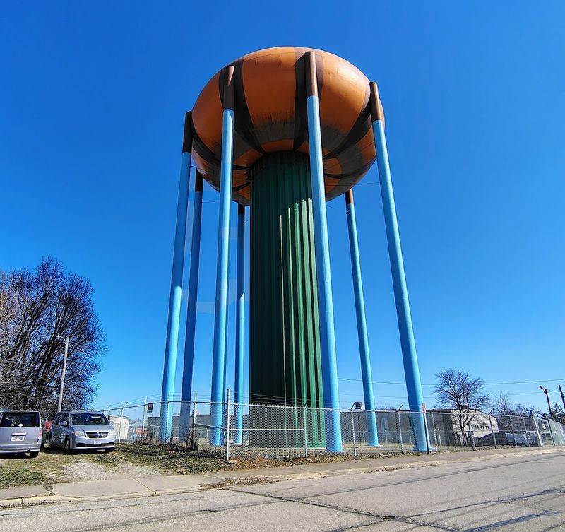 World's Largest Pumpkin Water Tower - Circleville