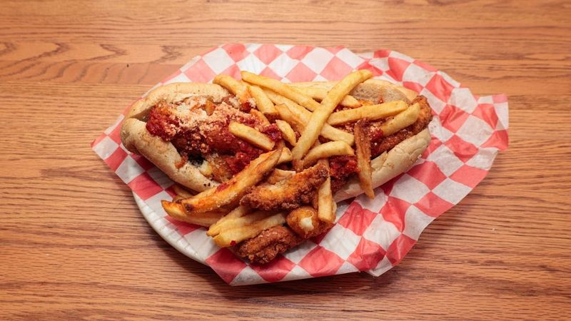 Buzzy&rsquo;s Roast Beef & Seafood