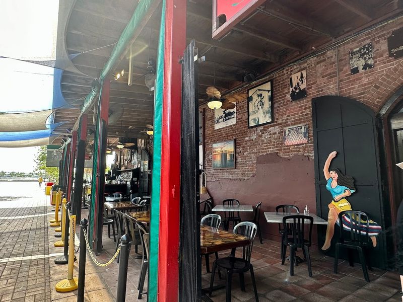 Outdoor Garden Dining Experience
