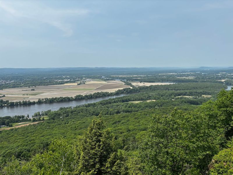 Mount Norwottuck via Metacomet-Monadnock Trail