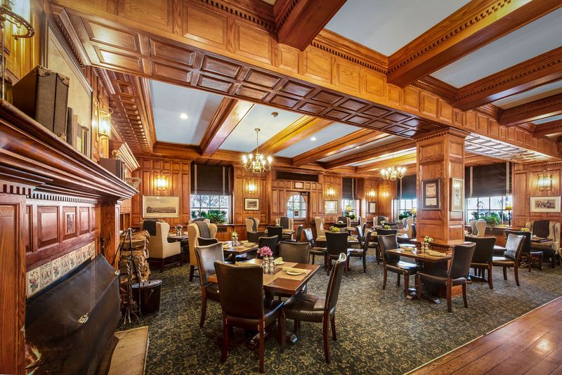 Hawthorne Hotel Tavern (Salem, 1925)