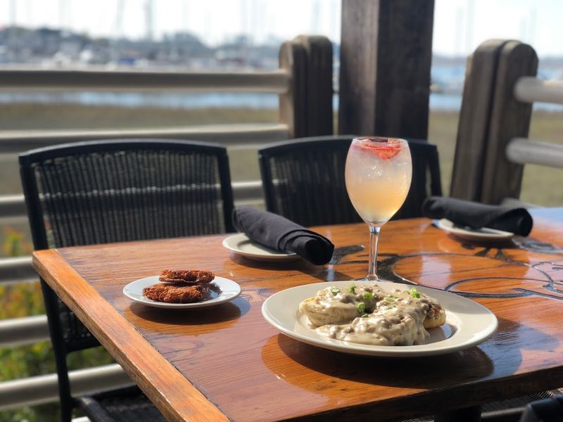 Coastal Kitchen Seafood & Raw Bar &ndash; St. Simons Island