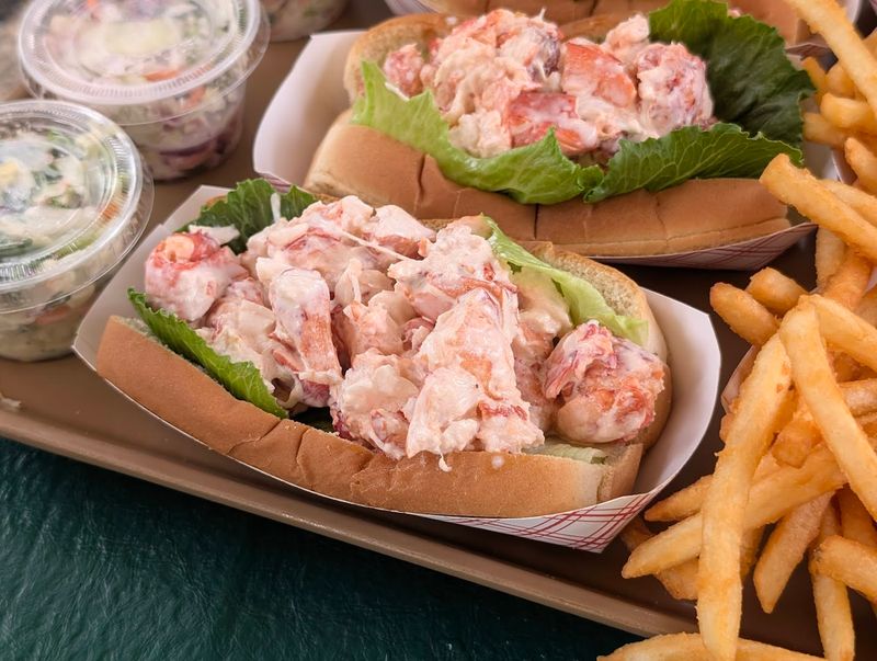 Arnold’s Lobster & Clam Bar