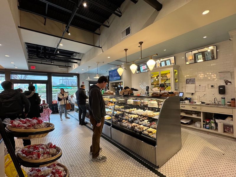 Henri's Bakery & Café (Atlanta/Buckhead)
