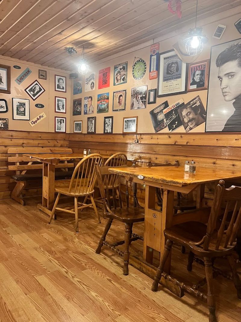 The Boondocks BBQ & Grill - McConnelsville