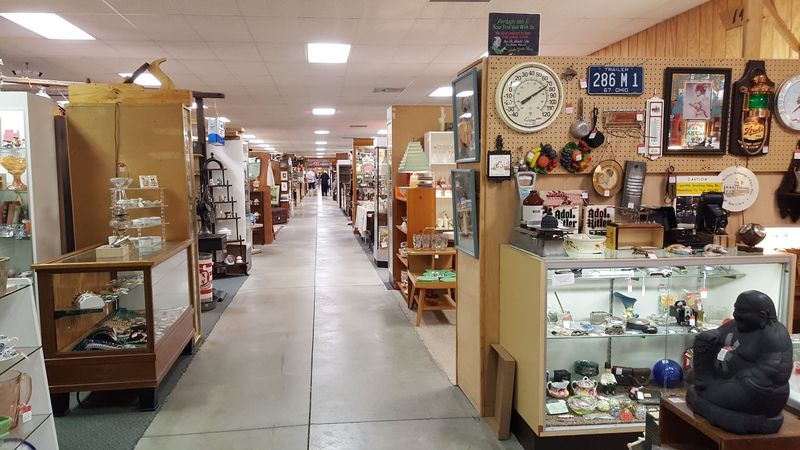 Jeffrey&rsquo;s Antique Gallery