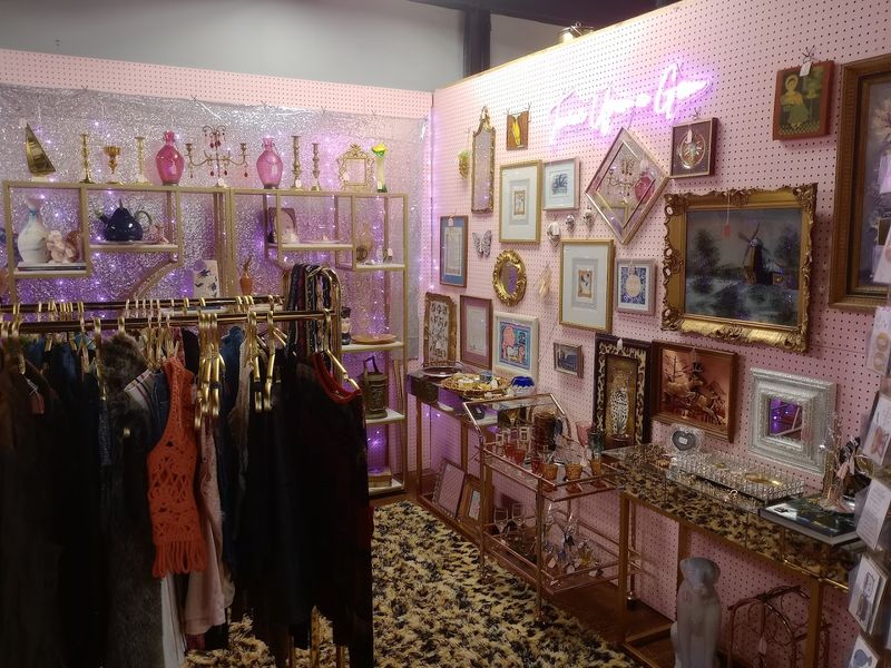 Riverside Centre Antique Mall