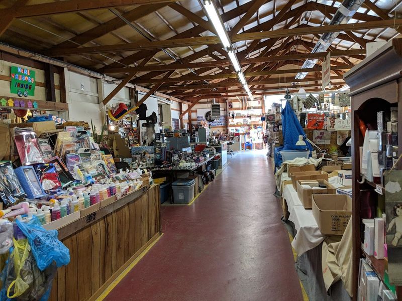 Jamie's Flea Market (Amherst)