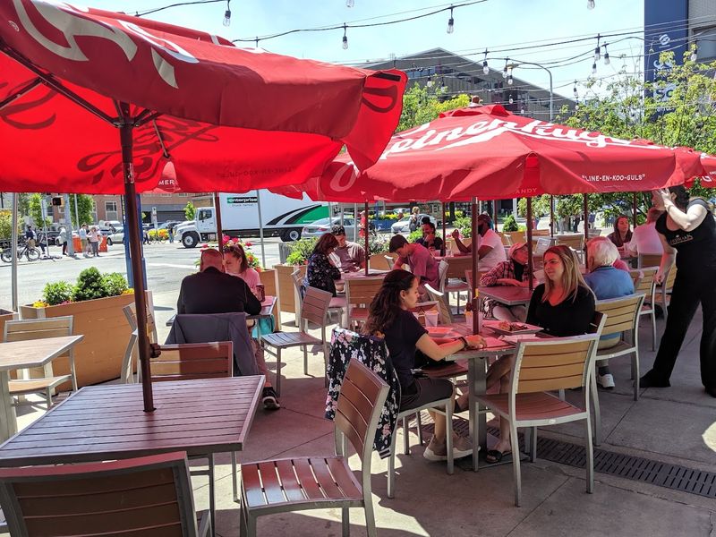 Landmark Americana Tap & Grill &mdash; Philadelphia