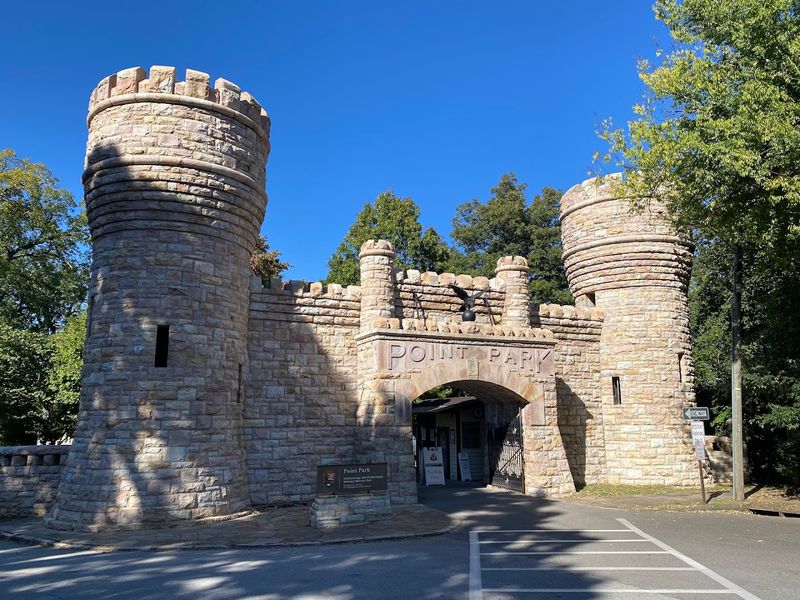 Lookout Mountain Parkway