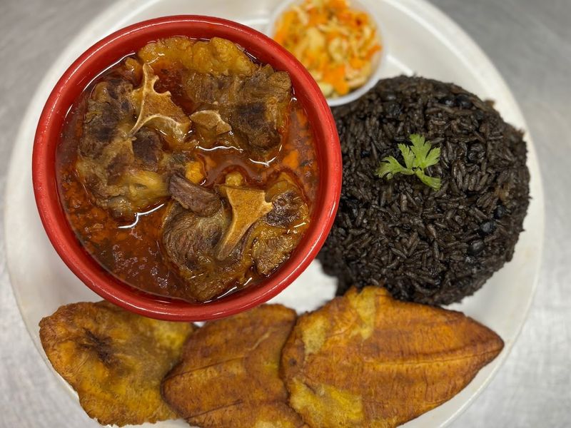 Slow-Cooked Oxtails Rich in Flavor
