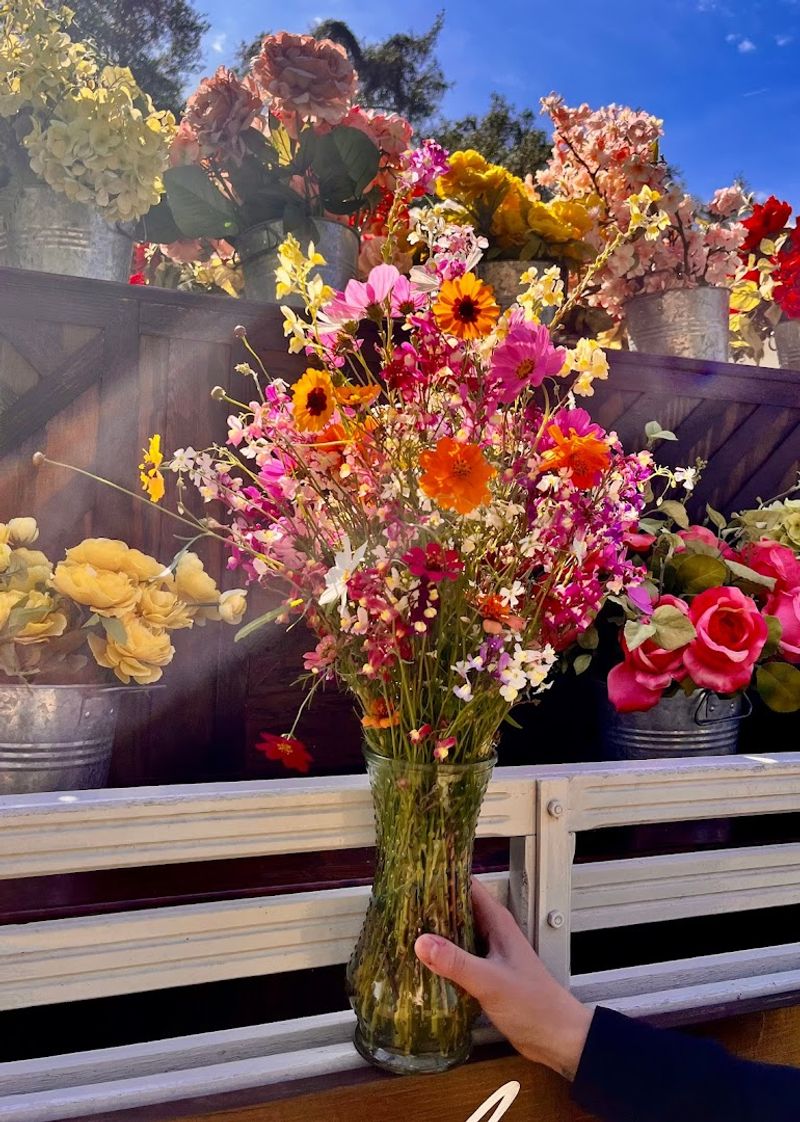 Expert-Led Flower Arrangement Classes That Teach Valuable Skills
