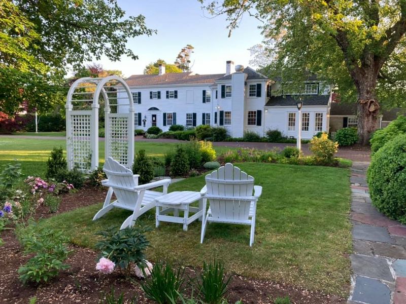 The Captain&rsquo;s House Inn - Chatham