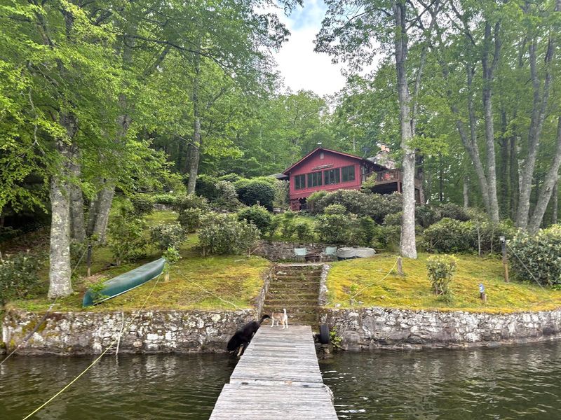 Lake Glenville Luxury Cottages