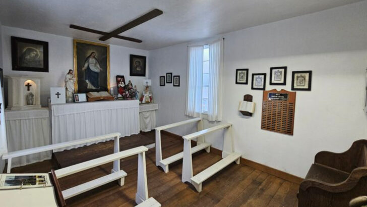 The Smallest Church in Pennsylvania Holds Just Four Kneelers Inside an 1856 Wood Frame