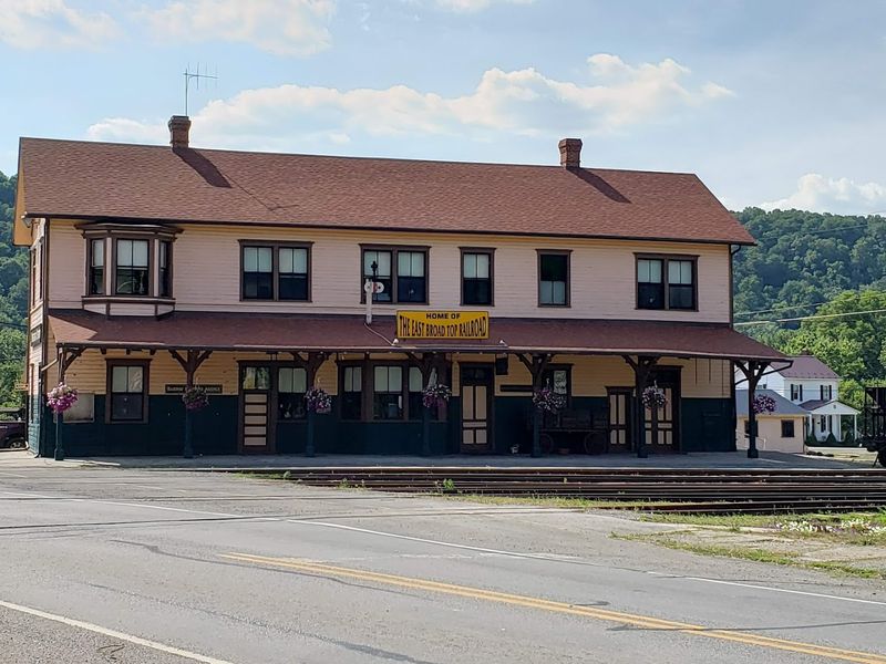 A Station That Feels Untouched By Time