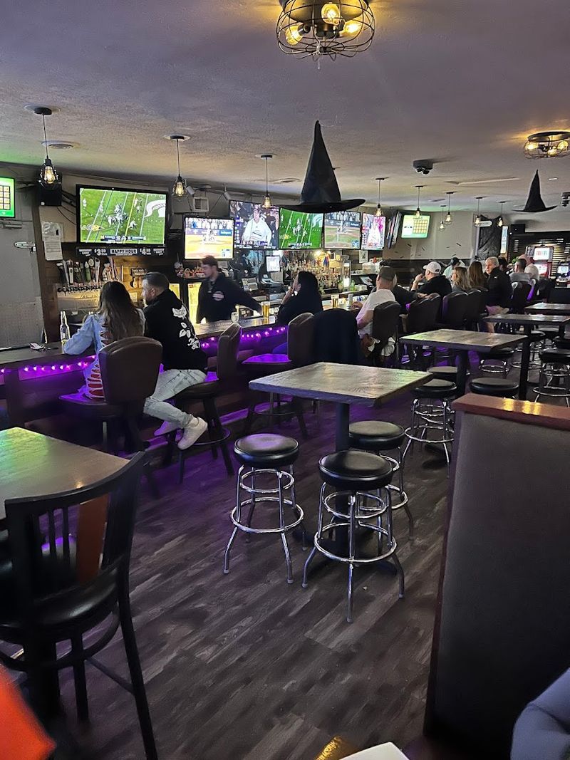 The Basement Sports Bar & Grill &ndash; Akron Area