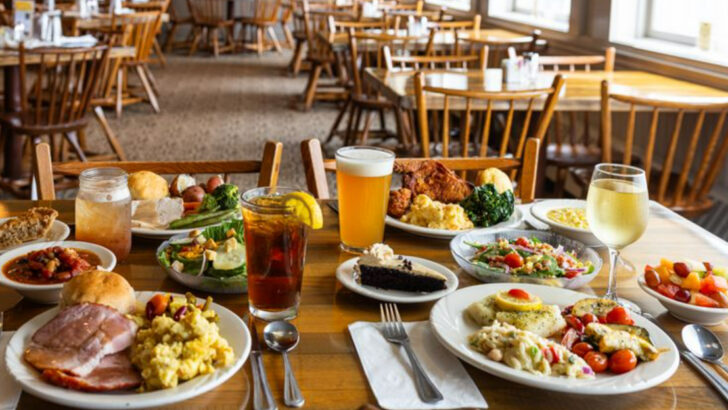 These 10 Pennsylvania Dutch Restaurants Serve Desserts People Still Travel Hours To Taste