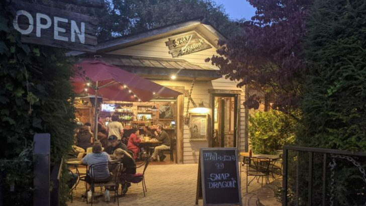 This Garden Cafe In North Carolina Makes A Warm Afternoon Feel Like A Small-Town Escape