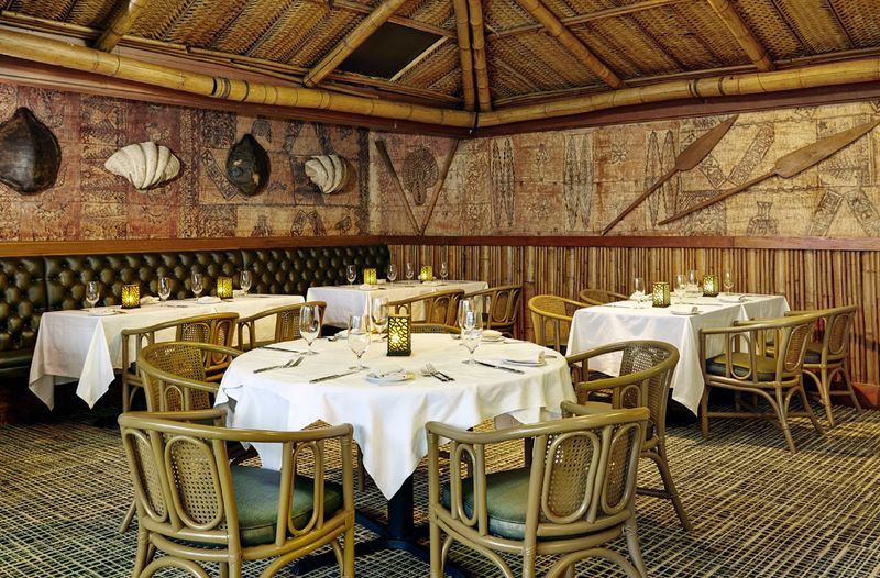 A Dining Room That Instantly Changes The Mood