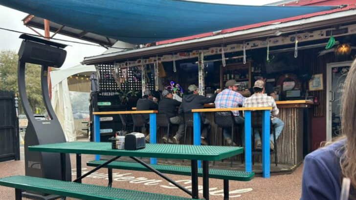 This No-Frills BBQ Joint in Georgia Has Lines Out the Door Daily