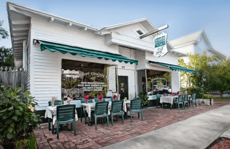 A Coastal Stop That Sets the Mood