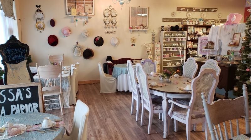 Vintage Decor That Transports You to the 1920s