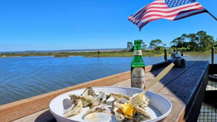 Travelers Keep Discovering These Florida Seafood Shacks Long After Vacation Ends