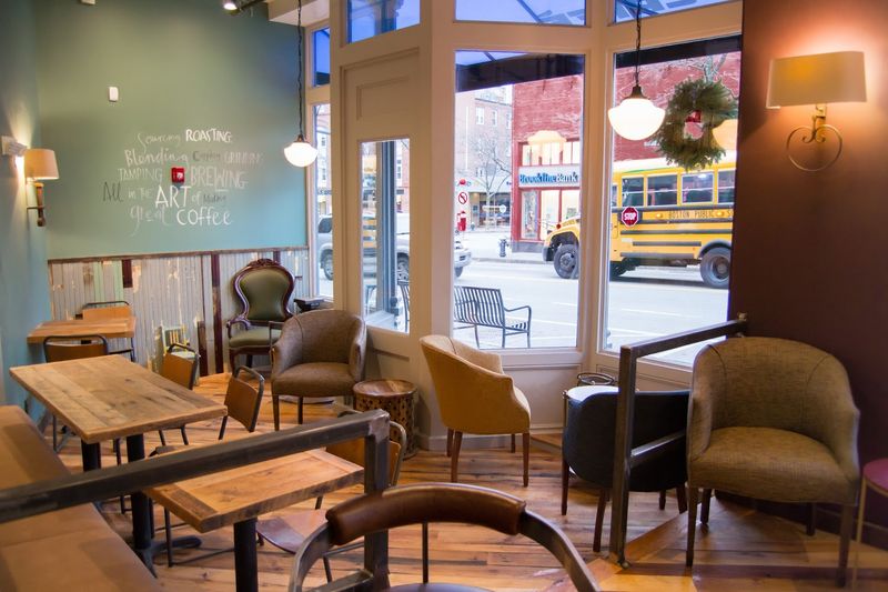 Caf&eacute; Nero (Brookline Village)