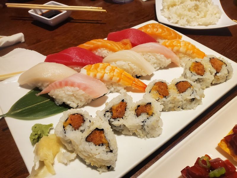 Nona Sushi (Fayetteville)