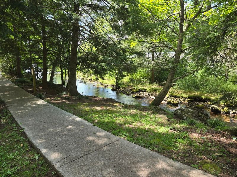 Moccasin Creek State Park Campground, Clarkesville