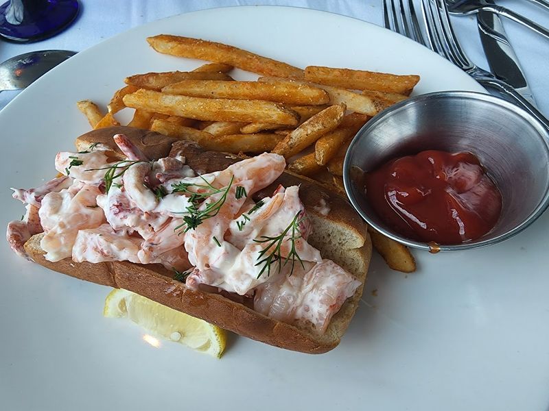 Seafood-Focused Contemporary American Menu