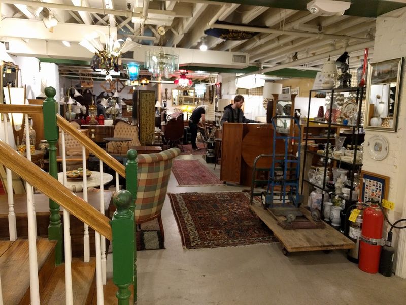 Cambridge Antique Market - Cambridge, MA