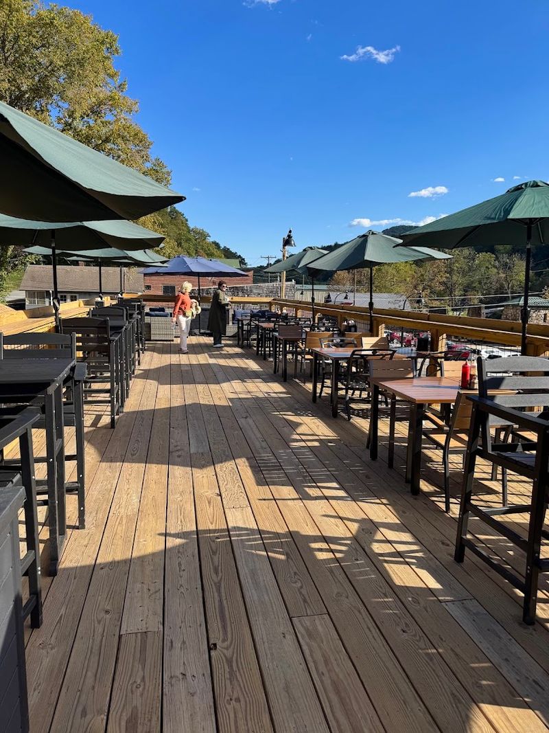 Porch Tables, Picnic Views, and a Rooftop Bonus