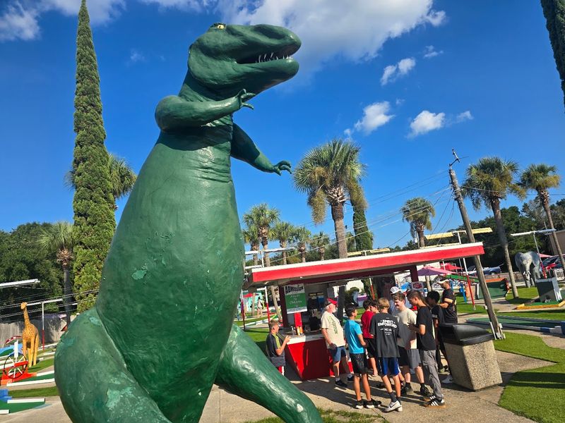 Meeting Hammy the T-Rex