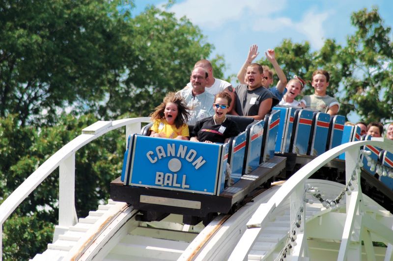 Lake Winnepesaukah Amusement Park (Rossville)