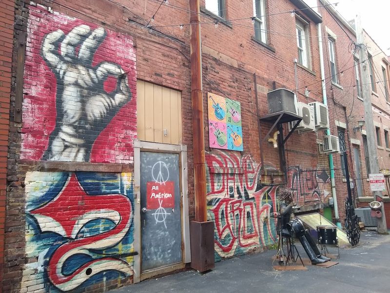 David Grohl Alley &ndash; Warren