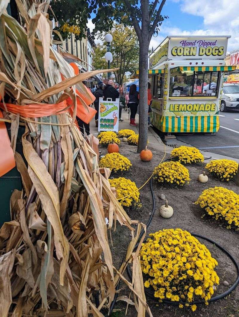 Appleumpkin Festival (October)