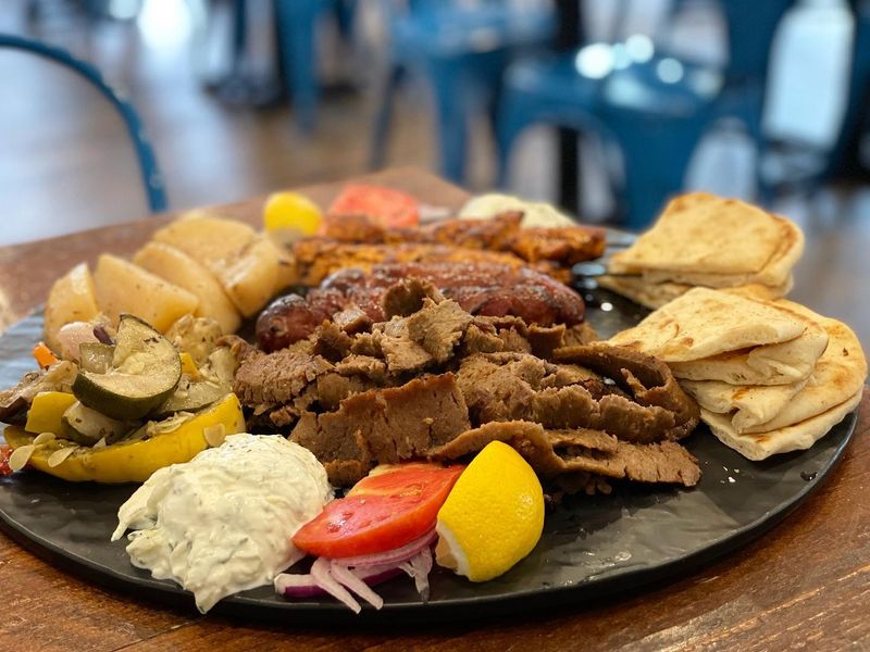 Moustaki Authentic Gyros