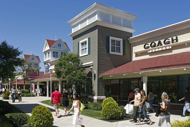 Clinton Crossing Premium Outlets — Clinton