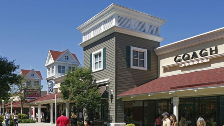 10 Connecticut Malls Known For Luxury Brands And Upscale Shopping Experiences