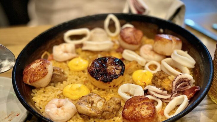 10 Michigan Restaurants Where Paella Comes Out In Sizzling Pans And Steals The Show