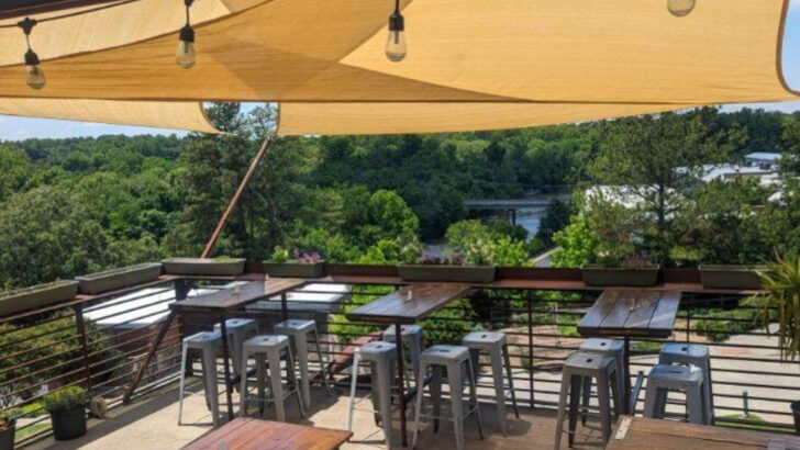 10 North Carolina Dining Spots That Are Perfect For A July Getaway