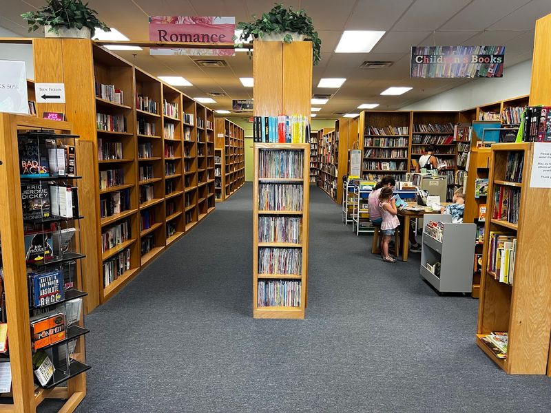Mr. Mike's Used Books 