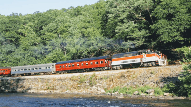 10 Scenic Train Rides In Pennsylvania Perfect For A Classic July Summer Adventure